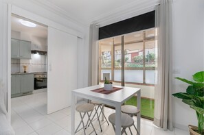 Dining - Vacaciones 'El Tute' with Private Terrace, Balcony and Wi-Fi (Bajamar)