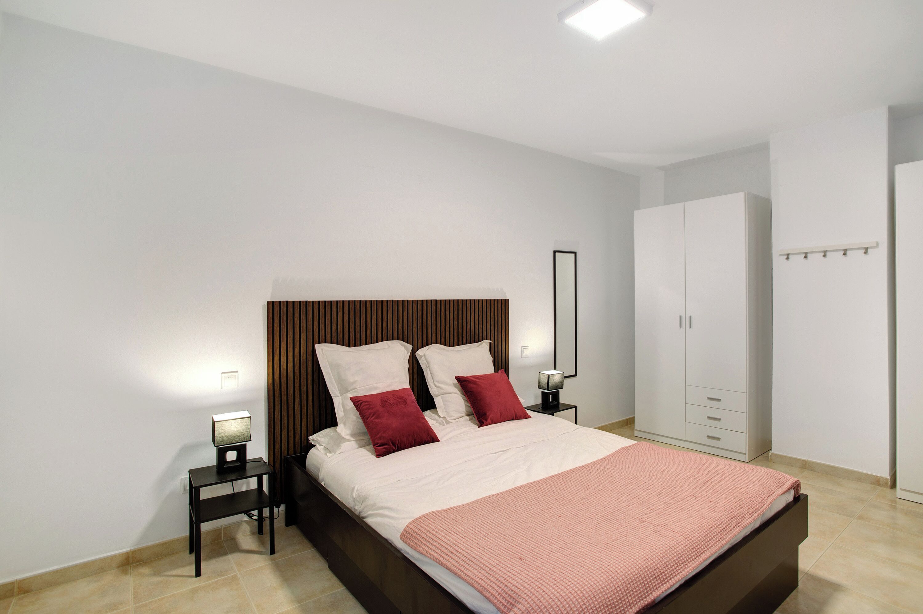2 habitaciones, wifi gratis y ropa de cama 
