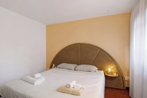 1 chambre, fer et planche Ă repasser, Wi-Fi gratuit, draps fournis