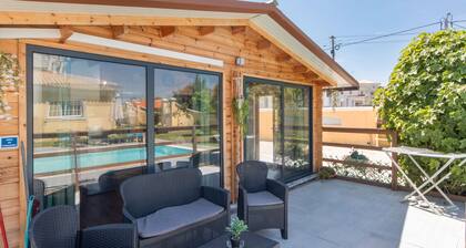 Holiday Home 'Casinha Saragoça E Vergueiro' with Shared Pool, Wi-Fi and Air Conditioning