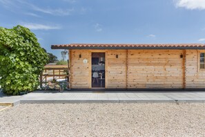 Exterior - Holiday Home 'Casinha Saragoça E Vergueiro' with Shared Pool, Wi-Fi & Air Conditioning (Ponte de Vagos)