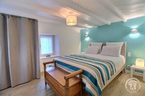 4 quartos, Wi-Fi de cortesia, roupa de cama