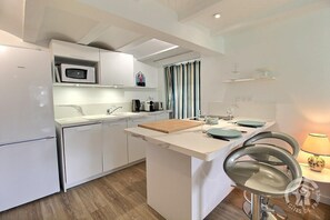 Fridge, microwave, oven, stovetop - Roz vallée 3 - PERROS GUIREC (PERROS GUIREC)