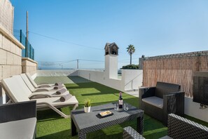 Outdoor dining - Holiday Villa 'Casa América' with Sea Views, Wi-Fi and Air Conditioning (Fasnia)