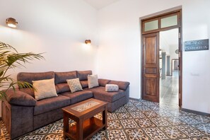 Interior - Holiday Villa 'Casa América' with Sea Views, Wi-Fi and Air Conditioning (Fasnia)