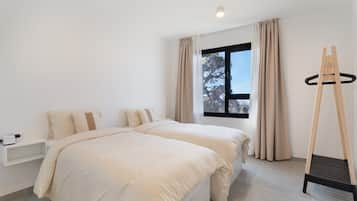 3 bedrooms, iron/ironing board, free WiFi, bed sheets