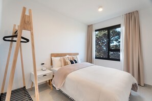 3 bedrooms, iron/ironing board, free WiFi, bed sheets - 'Buena - Vista' with Sea Views, Private Pool and Wi-Fi (La Guancha)