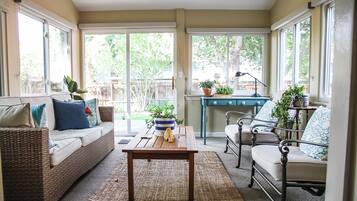 Smart TV, fireplace, books