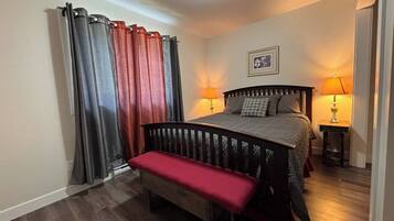 2 bedrooms, desk, iron/ironing board, WiFi