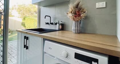 Cosy Home near SValley & Airport
