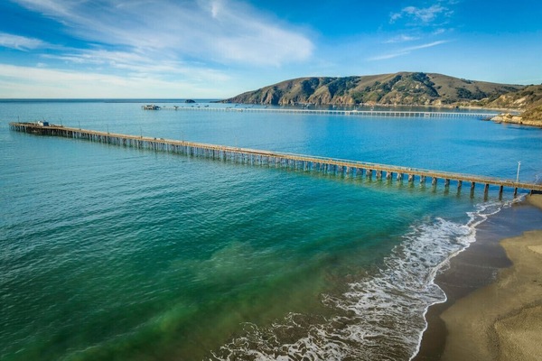 Una spiaggia nelle vicinanze