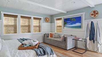 Strykjärn/strykbräda, resesäng, wi-fi och sängkläder