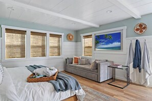 Iron/ironing board, travel cot, WiFi, bed sheets