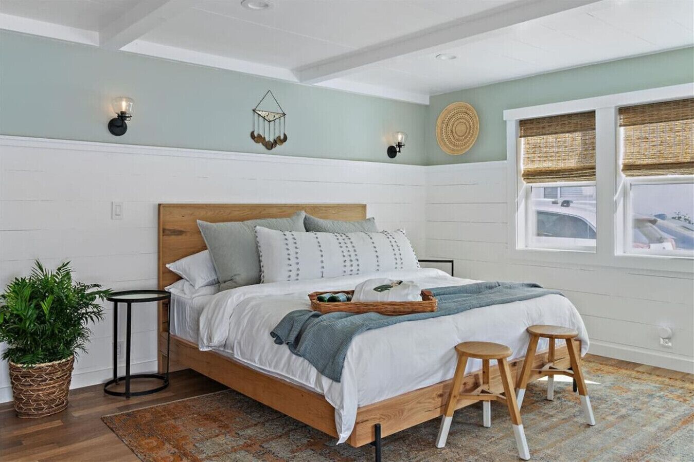 Ferros/tábuas de passar roupa, berço de viagem, Wi-Fi, roupa de cama