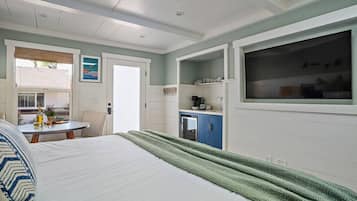 Travel crib, WiFi, bed sheets