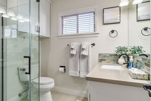 Hårføner og håndklær