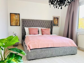 1 chambre, fer et planche à repasser, lit parapluie, Wi-Fi