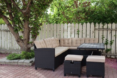 Huge 4-Level Split, BBQ Grill, Ideal for Groups, Sleeps 18+, King Bed