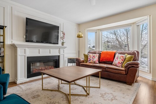 Large 4-level Split, 6 Bedrooms, 13 Beds, Near Fish Creek!