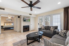 Interior - Mesa Trails (Mesa)