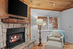Interior - On Beech Time - Hot tub, views, Beech Mtn club option (Beech Mountain)