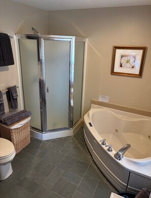 Douche, baignoire à remous, articles de toilette écologiques