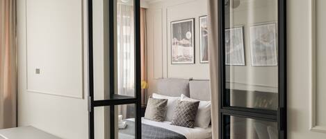 1 habitación, tabla de planchar con plancha, wifi y ropa de cama