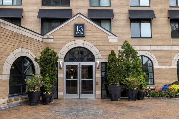 Exterior - 15 Bank Apartments (White Plains)