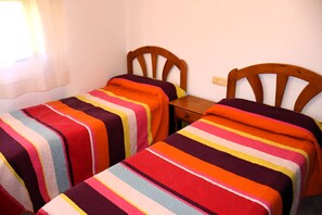 3 chambres, fer et planche à repasser, draps fournis