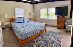 4 chambres, fer et planche à repasser, lit de bébé portatif