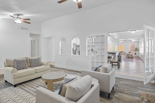 スマートテレビ、暖炉