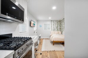 1 bedroom, iron/ironing board, travel cot, WiFi