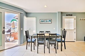 Dining - Beachside Getaway with Patio and Parking (Newport Beach)