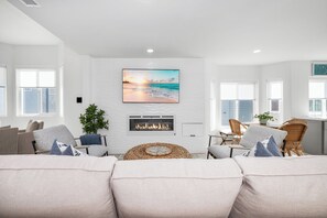 Smart TV, fireplace