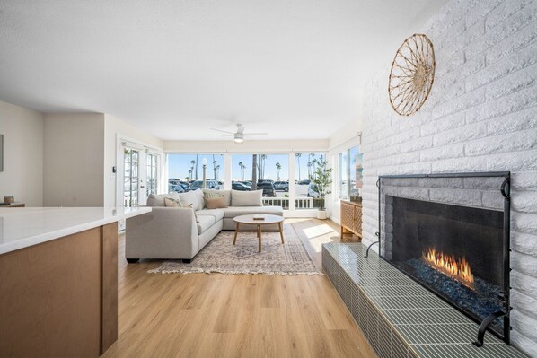 TV connectée, cheminée