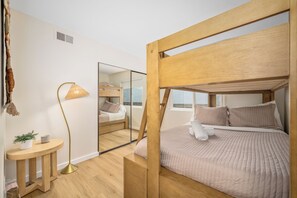 3 bedrooms, iron/ironing board, travel crib, free WiFi