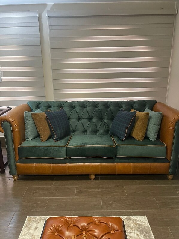 Smart TV, fireplace, offices