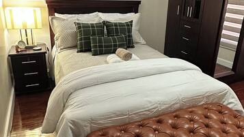 3 bedrooms, desk, iron/ironing board, free WiFi