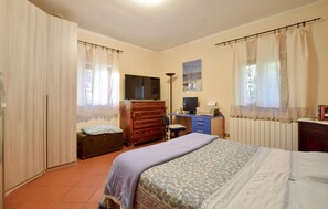 2 camere, culla da viaggio, Wi-Fi gratuito, lenzuola