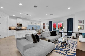 Smart TV - Catamaran Place - 3 bedroom pool home with stunning lake views! (Naples)