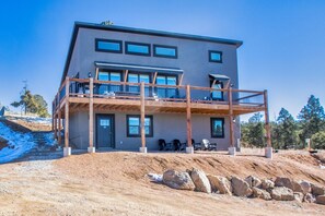 Exterior - 4BR w/ Hot Tub, Sauna, Arcade, Mountain Views (Florissant)