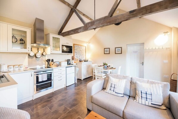 TV - Compass Barn, Wenhaston (Wenhaston)