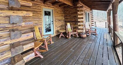 Great 3 Bedroom Log House in Amish Country
