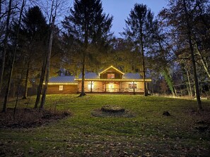 Exterior - Great 3 Bedroom Log House in Amish Country (Dover)