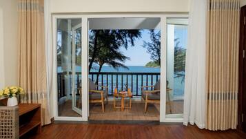 Luxury Suite, Ocean View | 2 bedrooms, desk, free WiFi