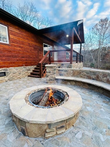 Cozy 4-bedroom Cabin in Branson