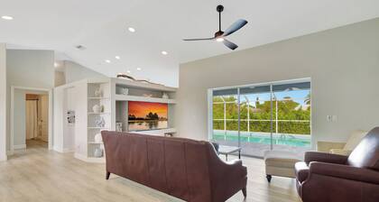 Pristine 3-bedroom house with Heated Pool, WiFi and AC in lovely Marco Island