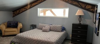 Relax Enjoy Country Living-Hot Tub & Seasonal Pool