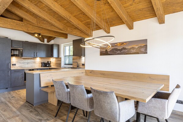House | Dining