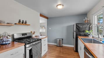 Microwave, oven, stovetop, dishwasher